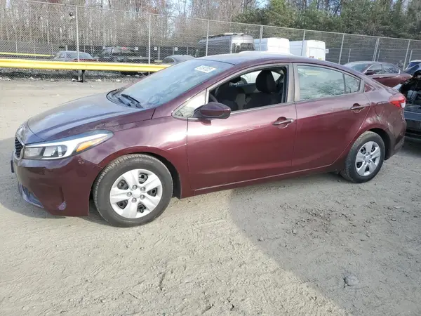 3KPFK4A77JE201166 2018 KIA FORTE - Image 1
