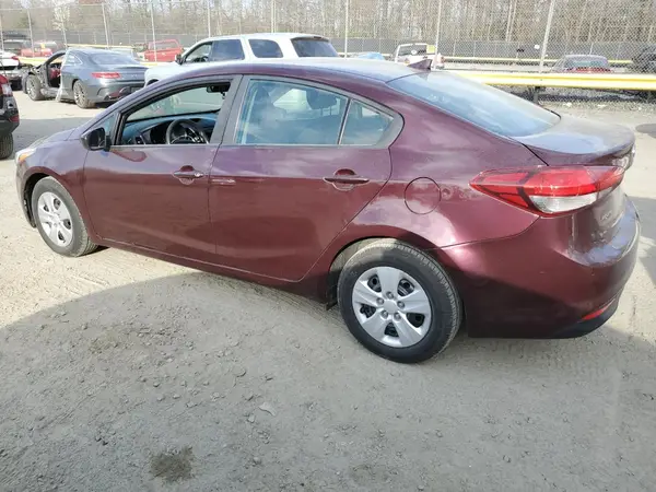 3KPFK4A77JE201166 2018 KIA FORTE - Image 2