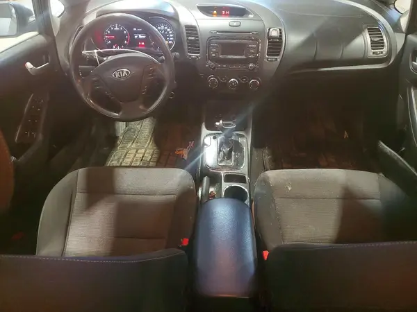 3KPFK4A77JE207081 2018 KIA FORTE - Image 8