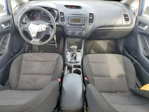 3KPFK4A77JE207338 2018 KIA FORTE - Image 8