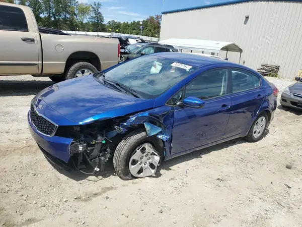 3KPFK4A77JE210059 2018 KIA FORTE - Image 1