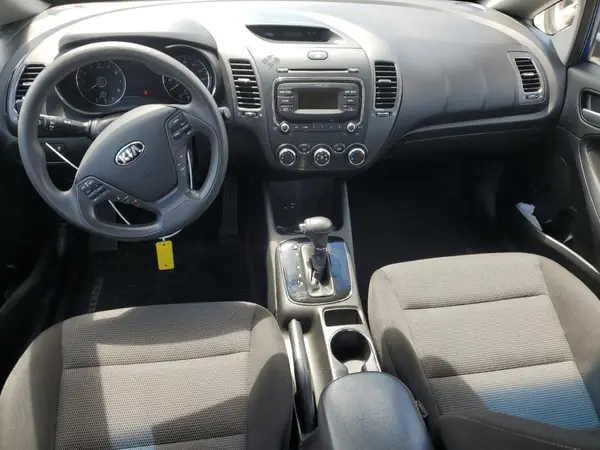 3KPFK4A77JE210059 2018 KIA FORTE - Image 8