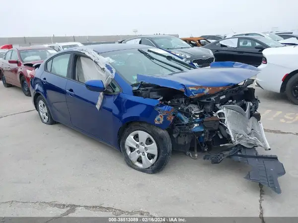 3KPFK4A77JE210448 2018 KIA FORTE - Image 1