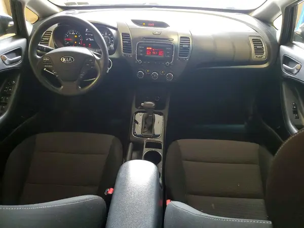 3KPFK4A77JE212619 2018 KIA FORTE - Image 8