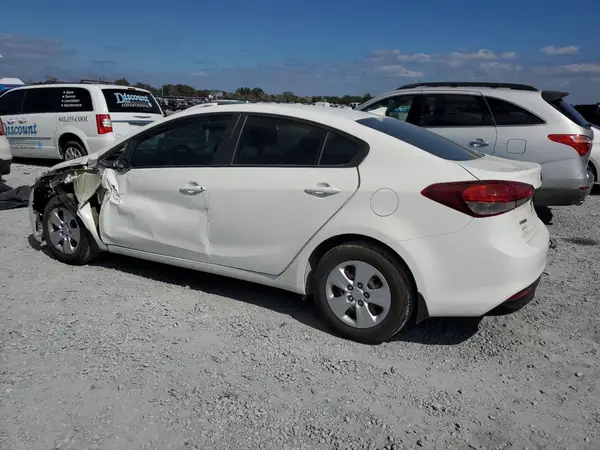 3KPFK4A77JE213351 2018 KIA FORTE - Image 2