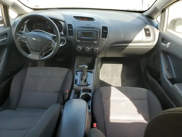 3KPFK4A77JE213494 2018 KIA FORTE - Image 8