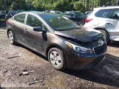 3KPFK4A77JE216315 2018 KIA FORTE