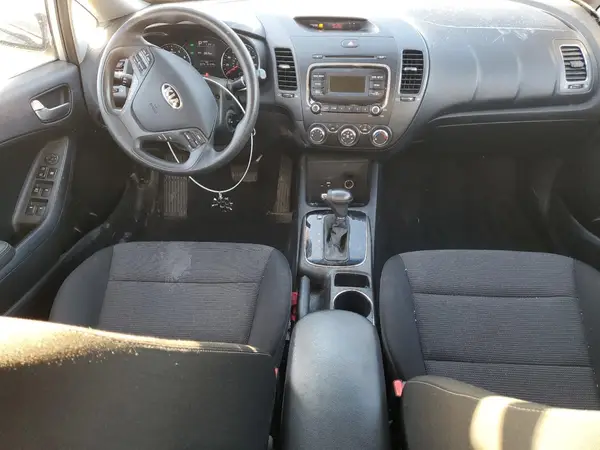 3KPFK4A77JE218694 2018 KIA FORTE - Image 8