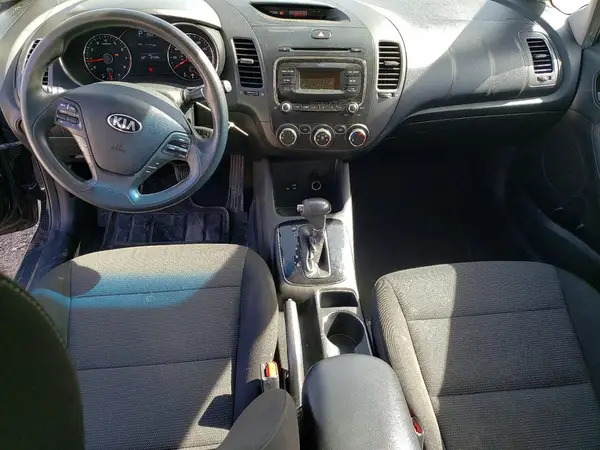 3KPFK4A77JE219683 2018 KIA FORTE - Image 8