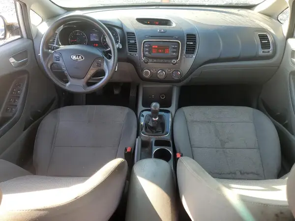 3KPFK4A77JE220042 2018 KIA FORTE - Image 8