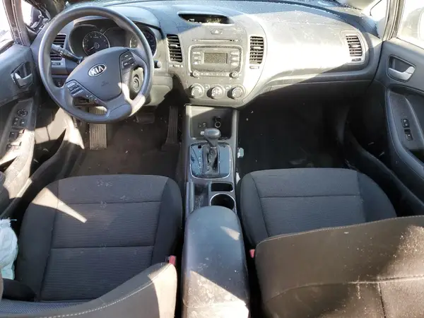 3KPFK4A77JE220722 2018 KIA FORTE - Image 8
