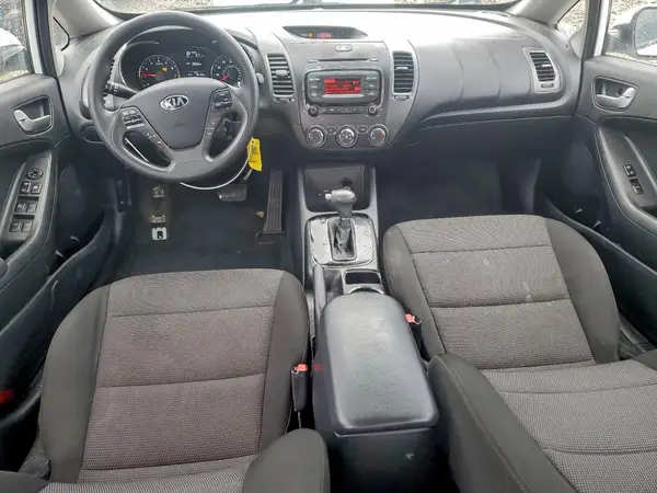 3KPFK4A77JE221434 2018 KIA FORTE - Image 8