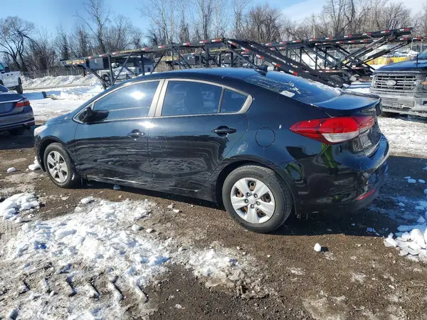 3KPFK4A77JE221918 2018 KIA FORTE - Image 2