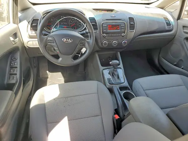 3KPFK4A77JE222843 2018 KIA FORTE - Image 8