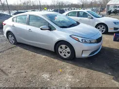 3KPFK4A77JE226083 2018 KIA FORTE