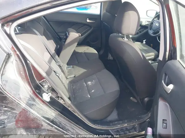 3KPFK4A77JE228559 2018 KIA FORTE - Image 8