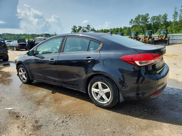 3KPFK4A77JE229212 2018 KIA FORTE - Image 2