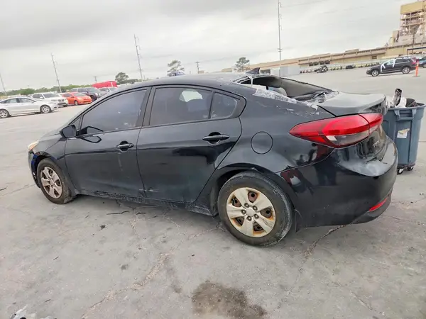 3KPFK4A77JE234068 2018 KIA FORTE - Image 2