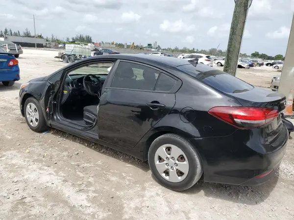 3KPFK4A77JE235107 2018 KIA FORTE - Image 2