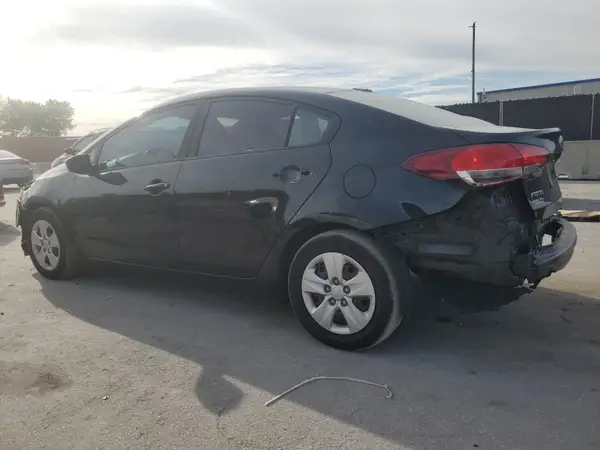 3KPFK4A77JE236791 2018 KIA FORTE - Image 2