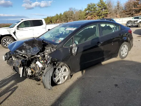 3KPFK4A77JE237147 2018 KIA FORTE - Image 1