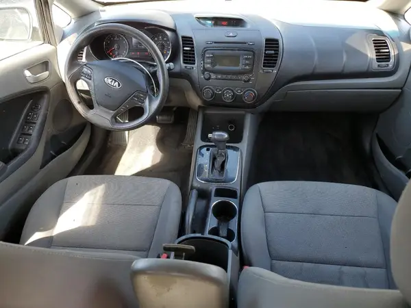 3KPFK4A77JE237522 2018 KIA FORTE - Image 8