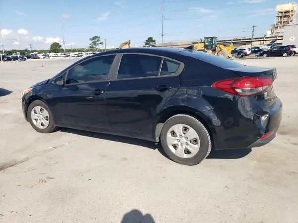 3KPFK4A77JE238508 2018 KIA FORTE - Image 2