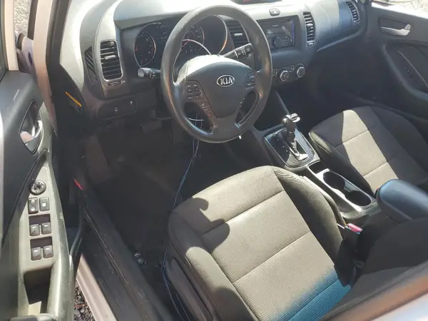 3KPFK4A77JE239545 2018 KIA FORTE - Image 8