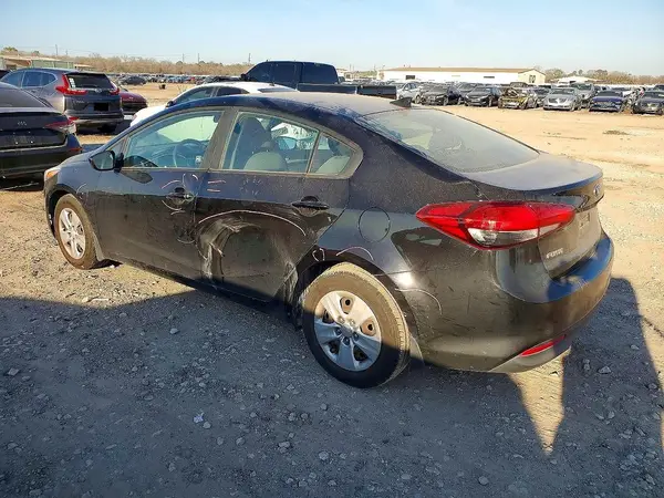 3KPFK4A77JE240565 2018 KIA FORTE - Image 2