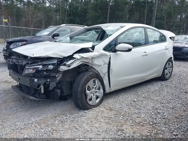 3KPFK4A77JE244633 2018 KIA FORTE - Image 2