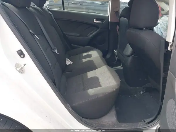 3KPFK4A77JE244633 2018 KIA FORTE - Image 8