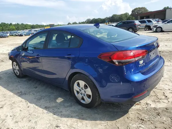 3KPFK4A77JE245846 2018 KIA FORTE - Image 2