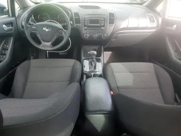 3KPFK4A77JE247175 2018 KIA FORTE - Image 8
