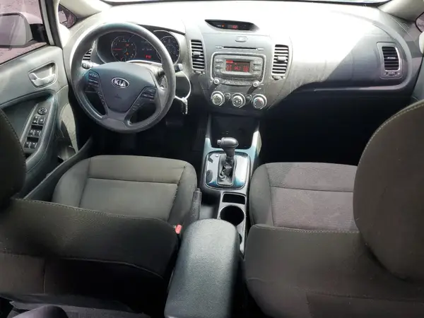 3KPFK4A77JE254384 2018 KIA FORTE - Image 8