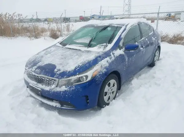 3KPFK4A77JE254532 2018 KIA FORTE - Image 2