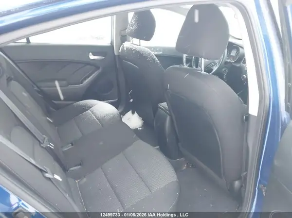 3KPFK4A77JE254532 2018 KIA FORTE - Image 8