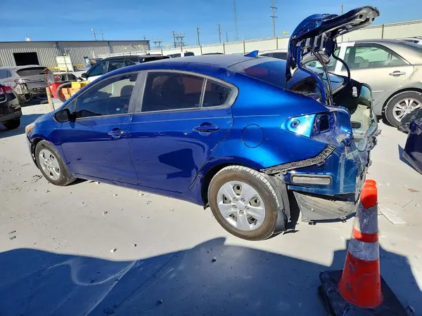 3KPFK4A77JE254935 2018 KIA FORTE - Image 2