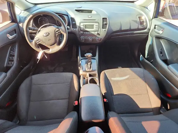 3KPFK4A77JE254935 2018 KIA FORTE - Image 8