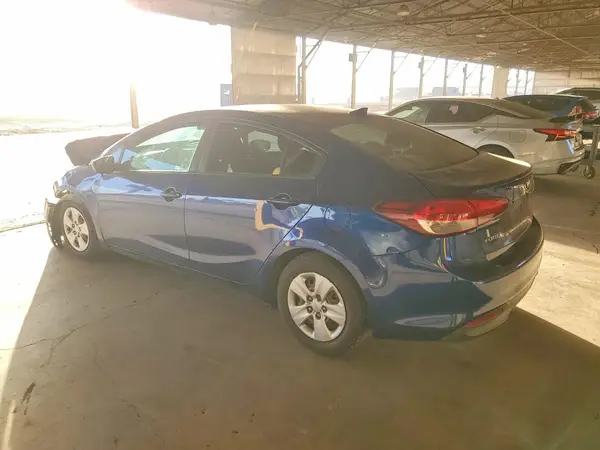 3KPFK4A77JE255034 2018 KIA FORTE - Image 2