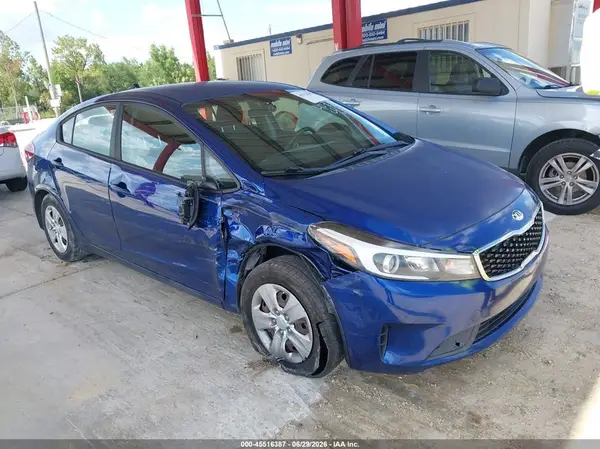 3KPFK4A77JE257009 2018 KIA FORTE - Image 1
