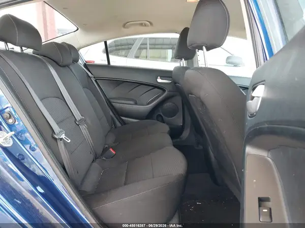 3KPFK4A77JE257009 2018 KIA FORTE - Image 8