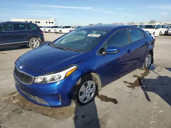 3KPFK4A77JE257303 2018 KIA FORTE - Image 1