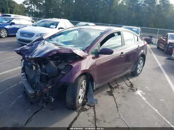 3KPFK4A77JE258080 2018 KIA FORTE - Image 2