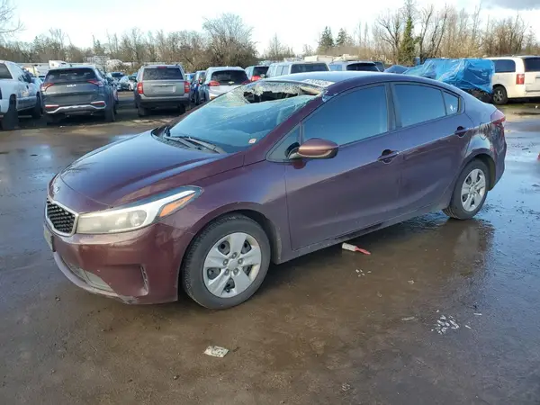 3KPFK4A77JE258290 2018 KIA FORTE - Image 1