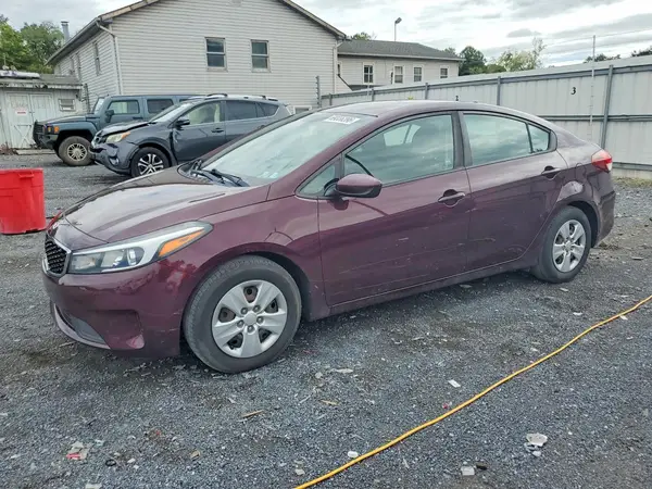 3KPFK4A77JE259097 2018 KIA FORTE - Image 1