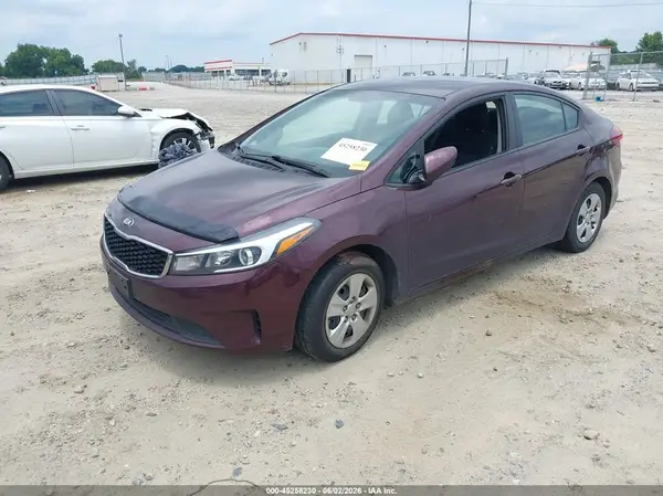 3KPFK4A77JE259617 2018 KIA FORTE - Image 2