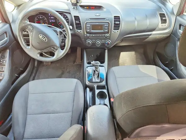 3KPFK4A77JE259696 2018 KIA FORTE - Image 8