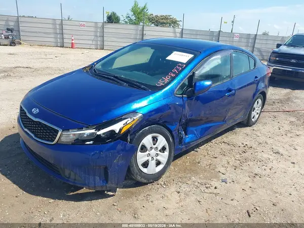 3KPFK4A77JE260010 2018 KIA FORTE - Image 2