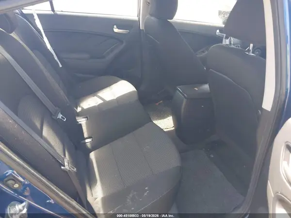 3KPFK4A77JE260010 2018 KIA FORTE - Image 8