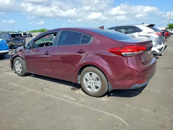 3KPFK4A77JE261514 2018 KIA FORTE - Image 2
